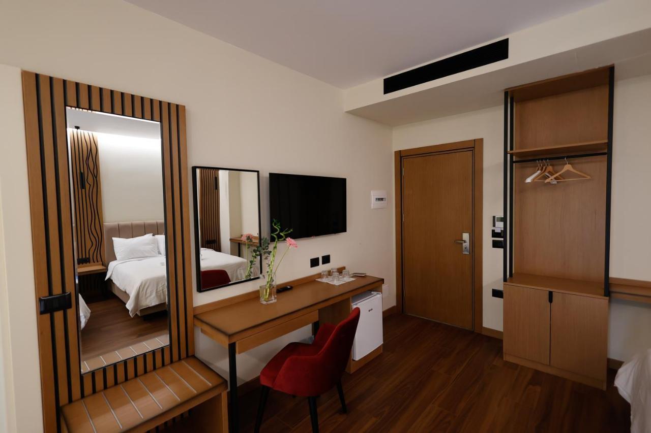 Valza Boutique Hotel Vlorë Екстериор снимка