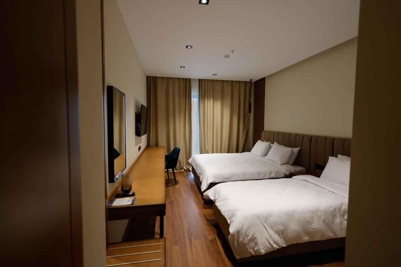 Valza Boutique Hotel Vlorë Екстериор снимка
