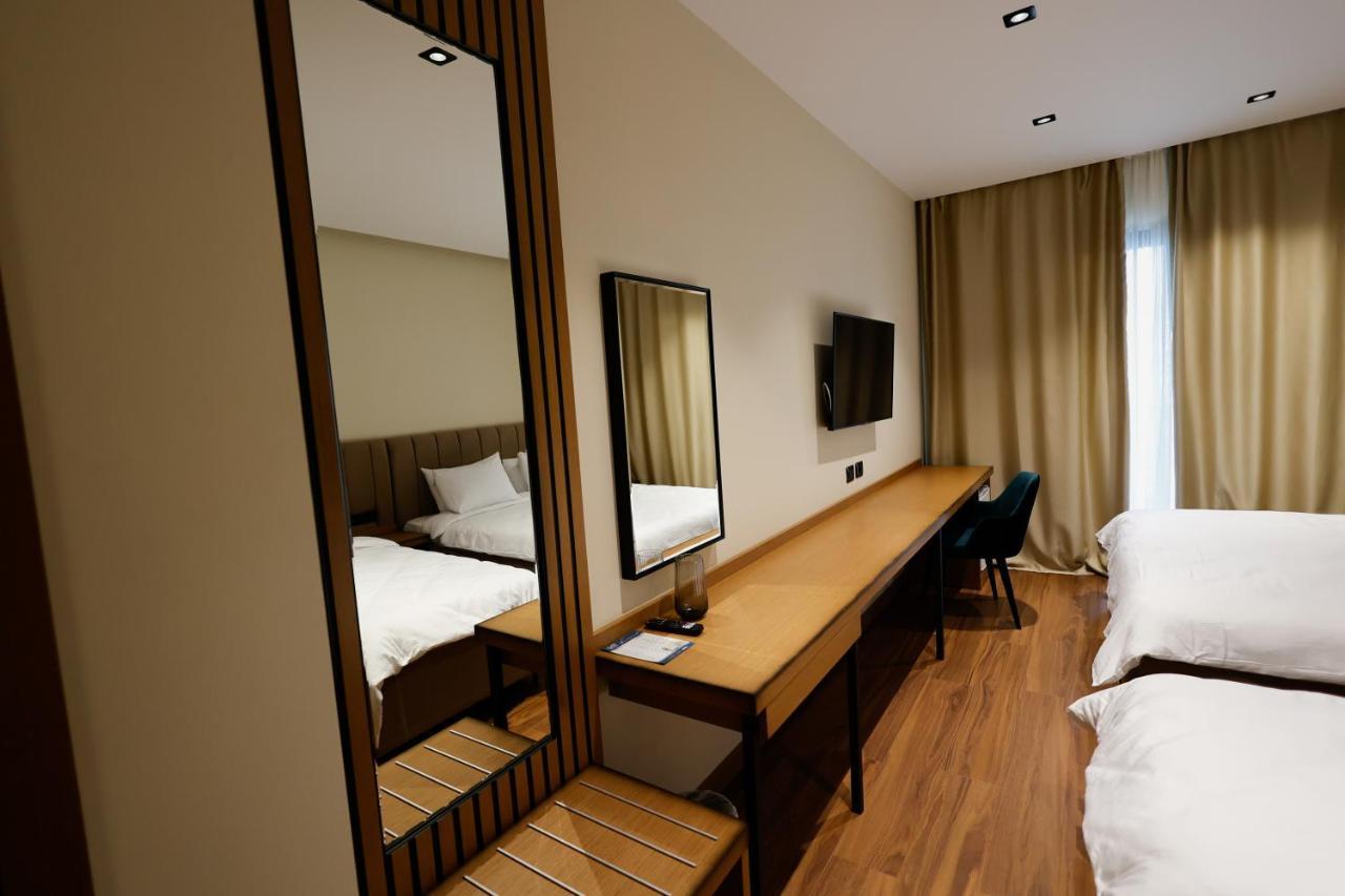 Valza Boutique Hotel Vlorë Екстериор снимка